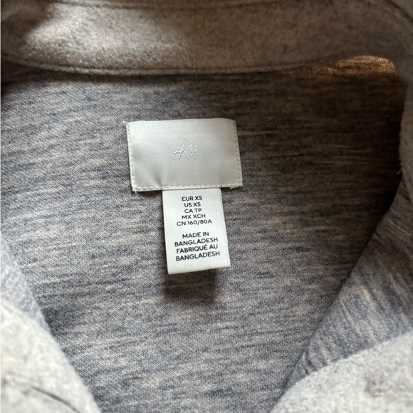 Shacket Xs. Made big - Picture 4 of 6